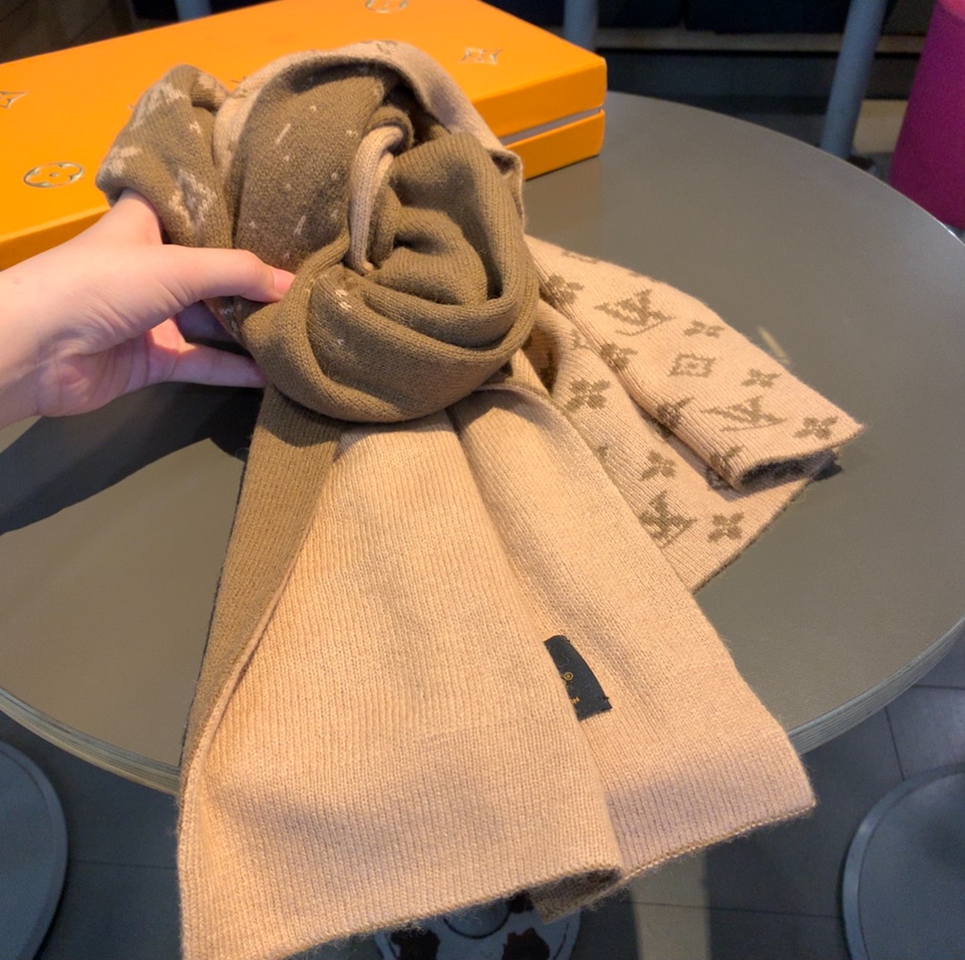 LOUIS VUITTON LV SCARF