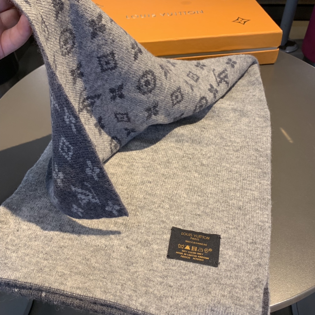 LOUIS VUITTON LV SCARF