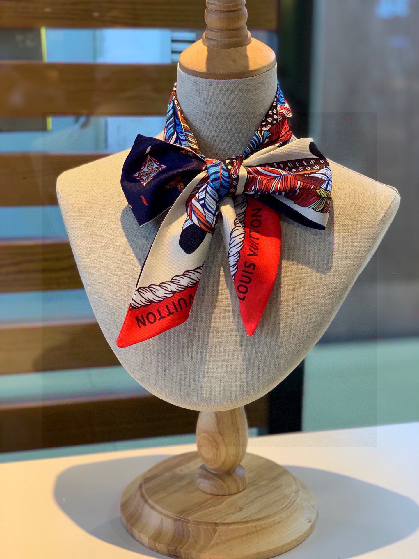 BANDEAU, Louis Vuitton lV