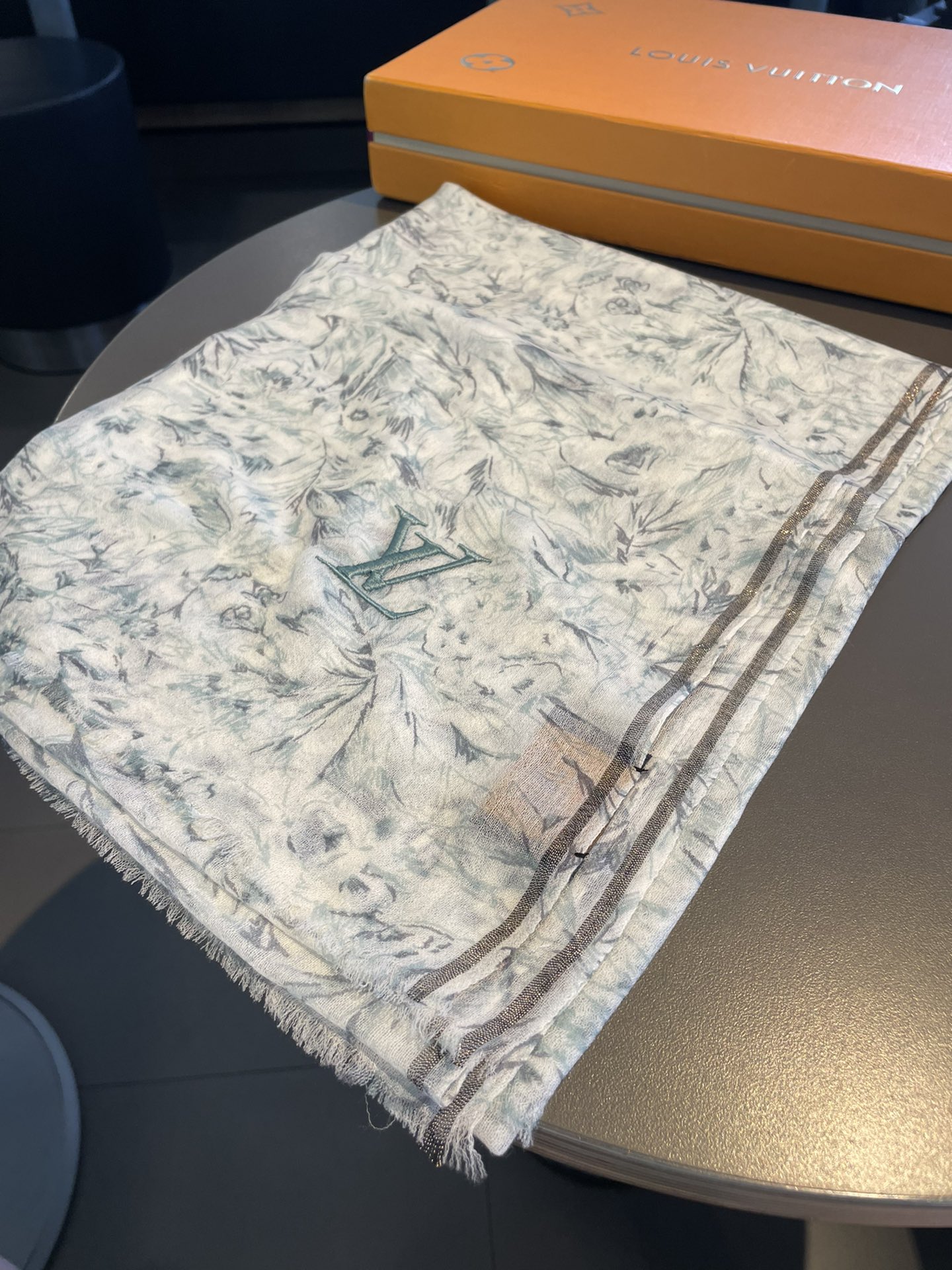LOUIS VUITTON LV SCARF