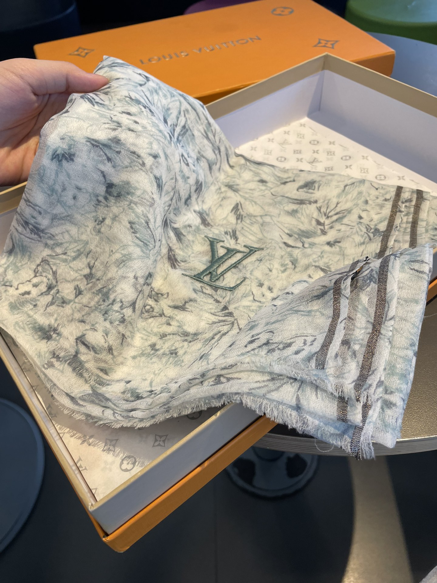 LOUIS VUITTON LV SCARF