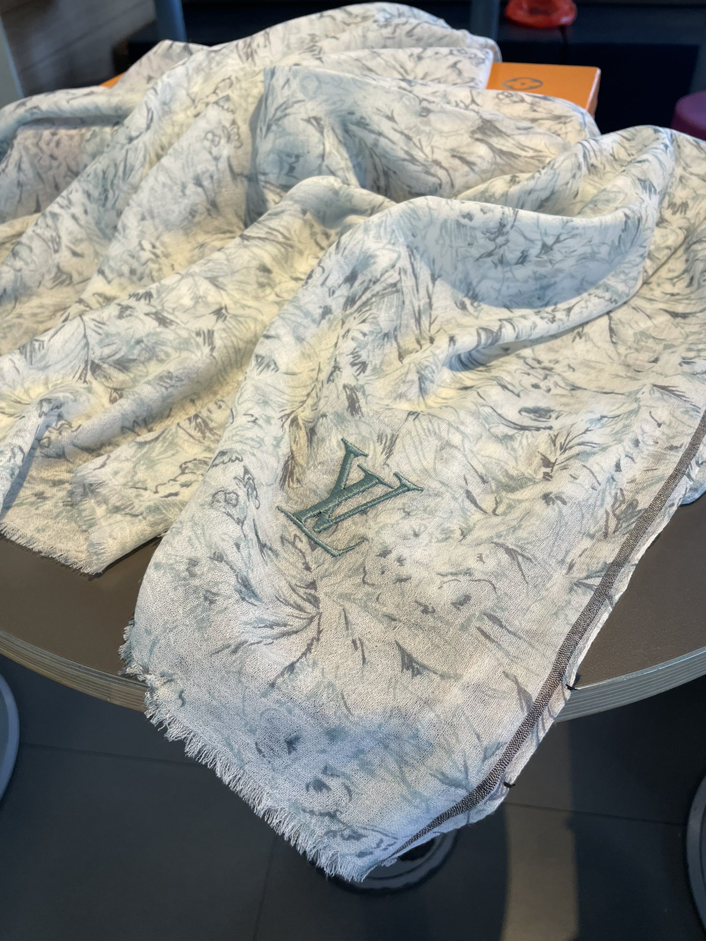 LOUIS VUITTON LV SCARF