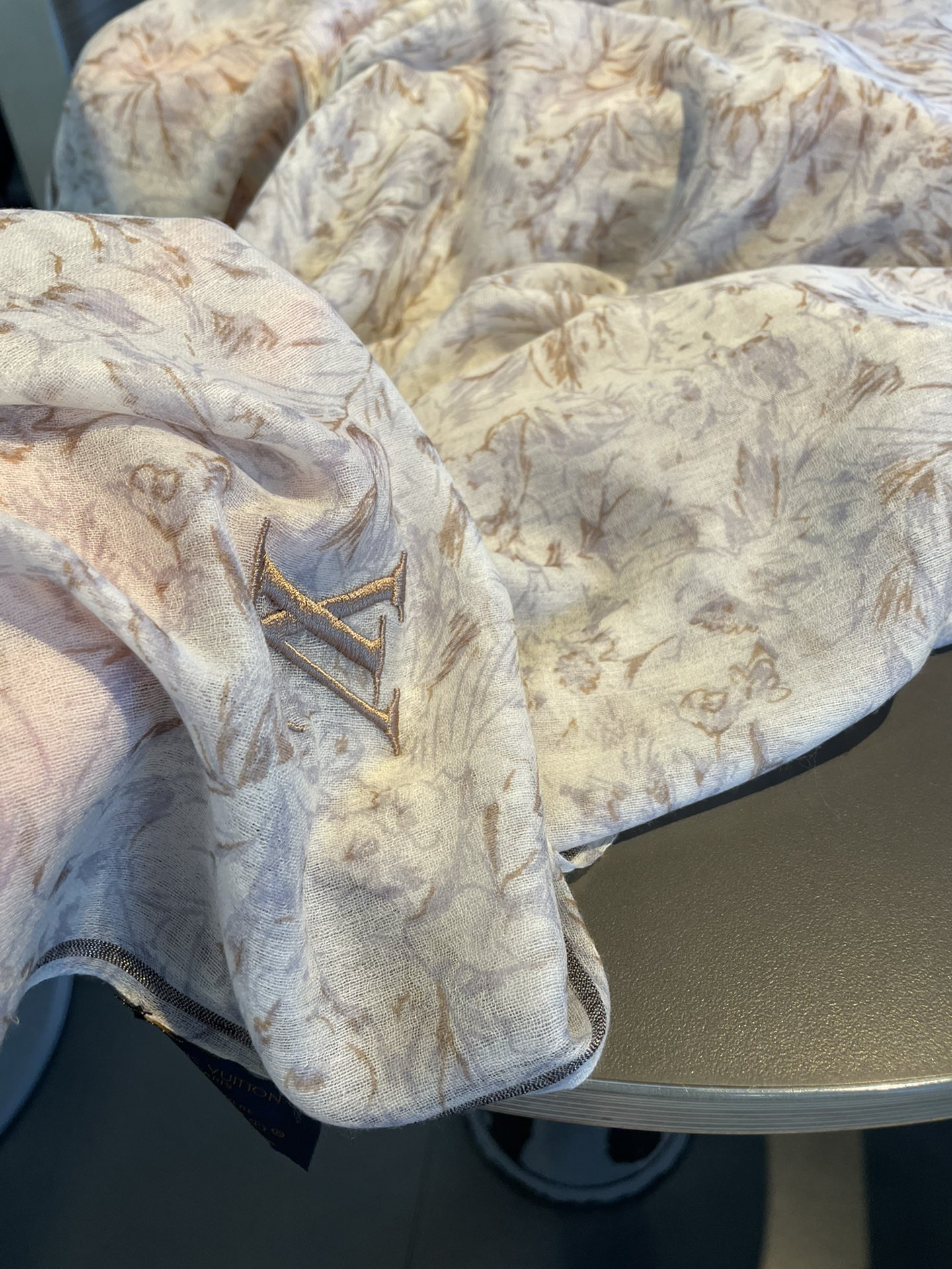 LOUIS VUITTON LV SCARF