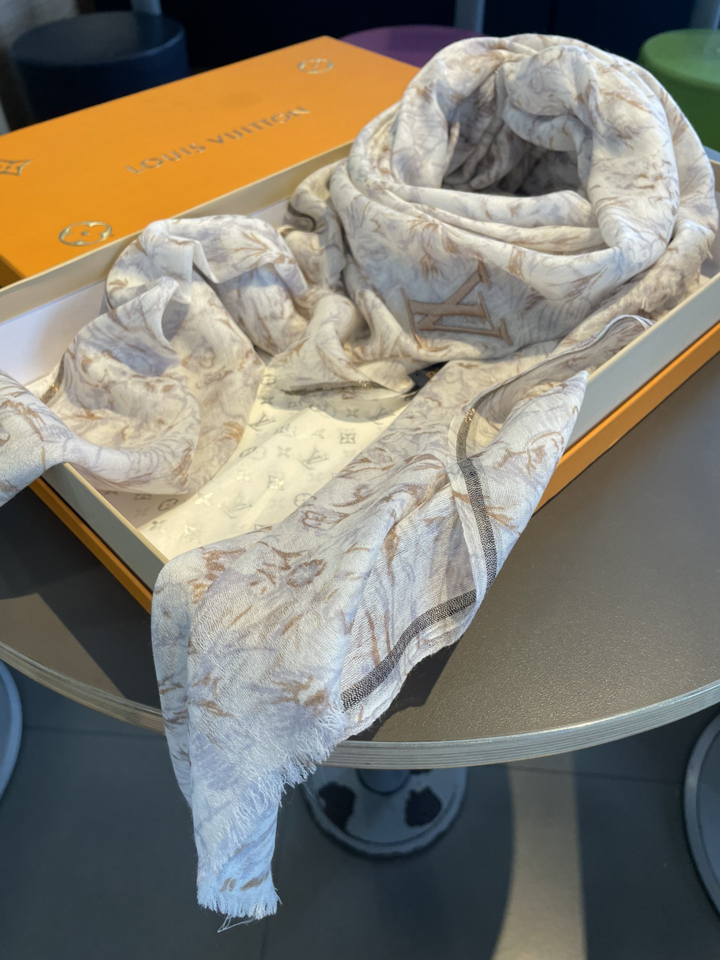 LOUIS VUITTON LV SCARF
