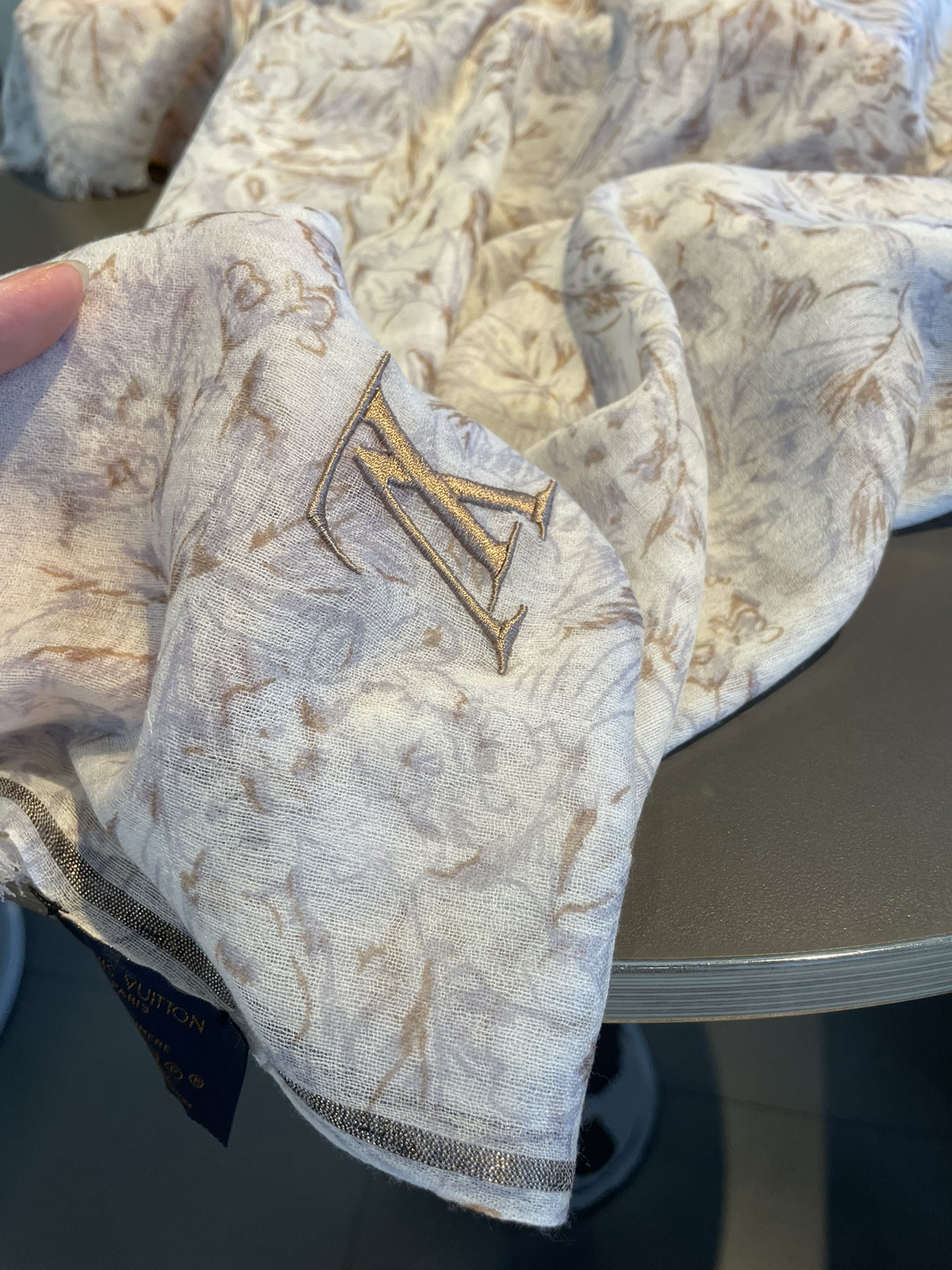 LOUIS VUITTON LV SCARF