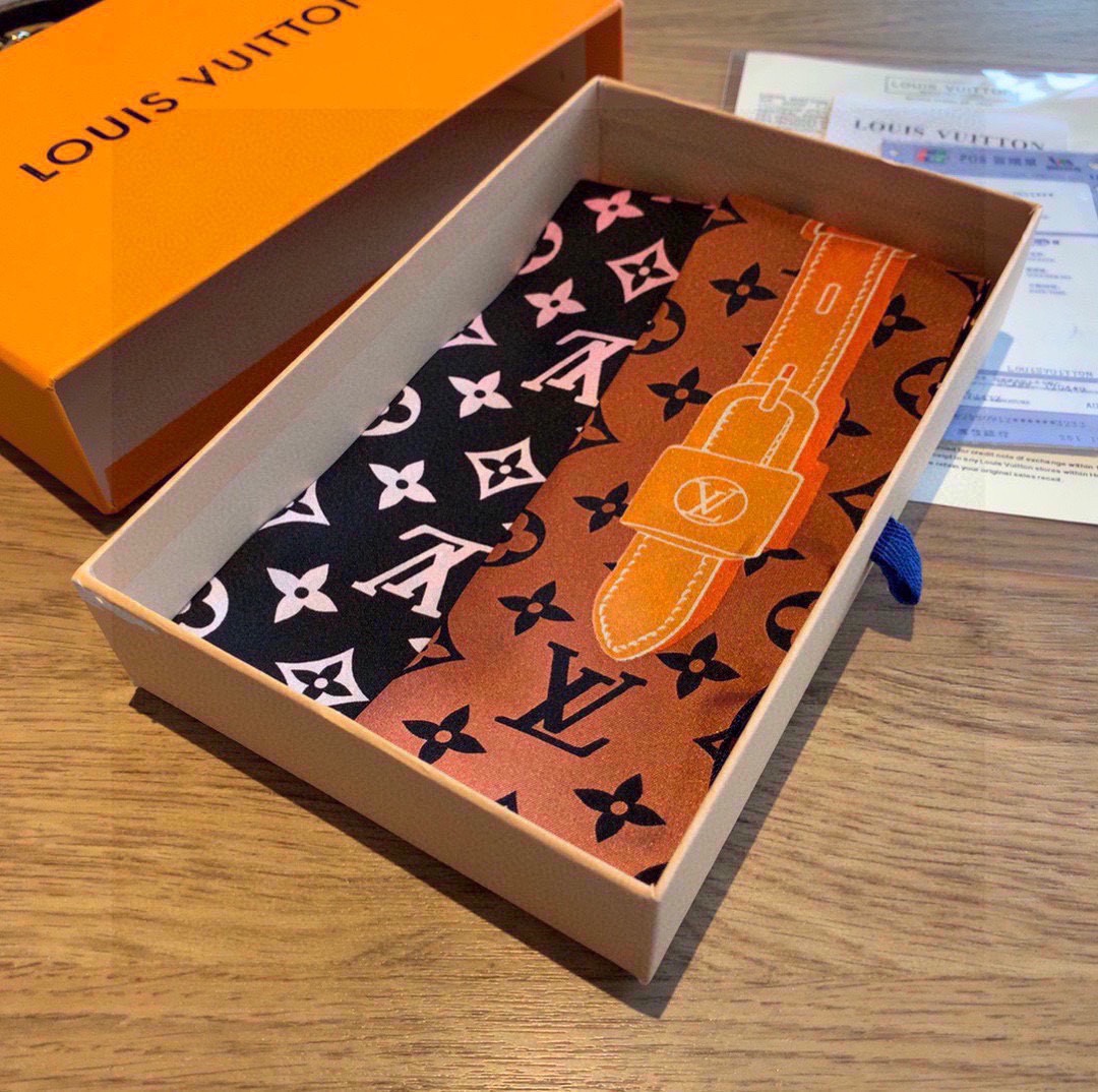 BANDEAU, Louis Vuitton lV