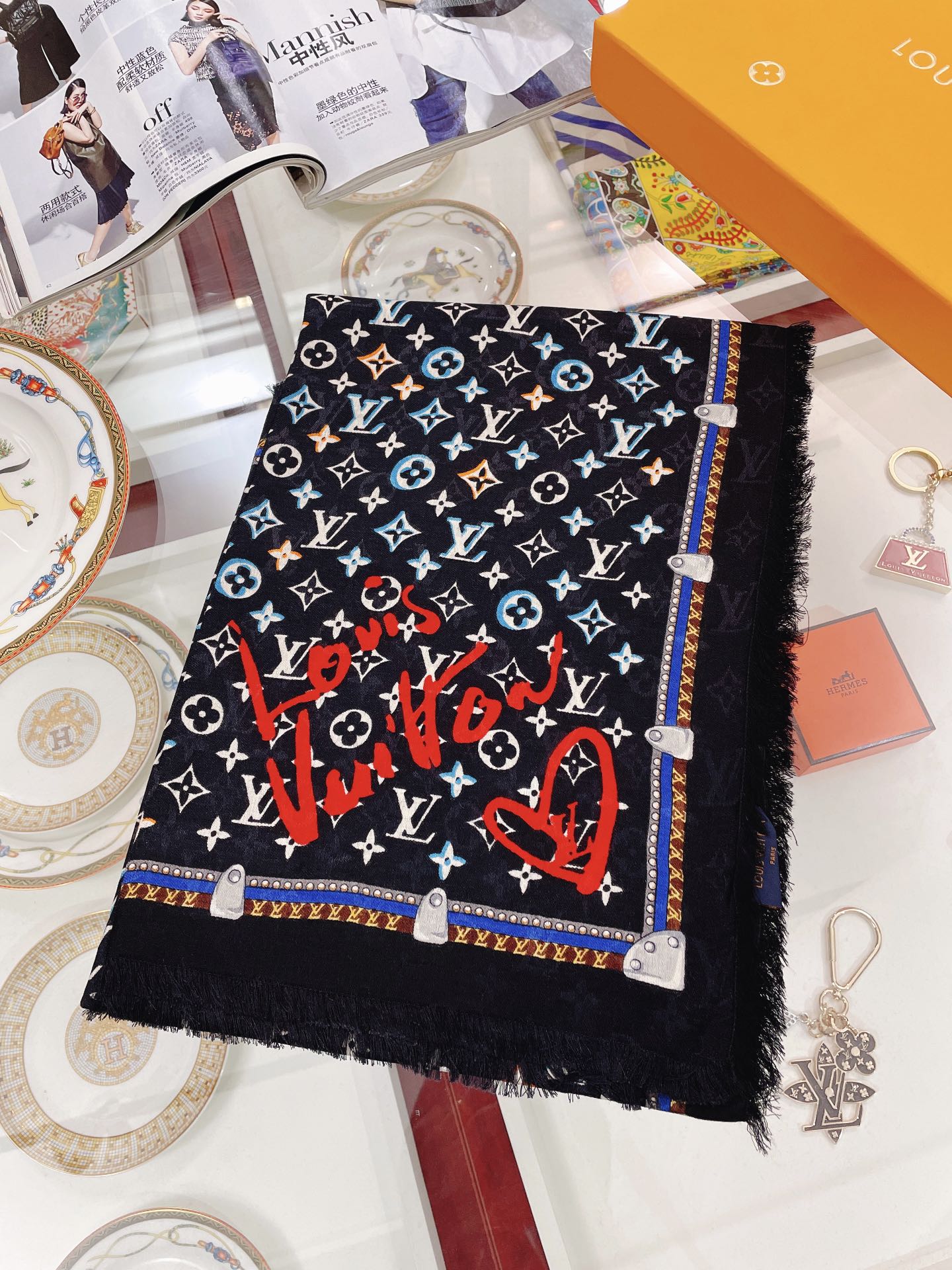 LOUIS VUITTON LV SCARF