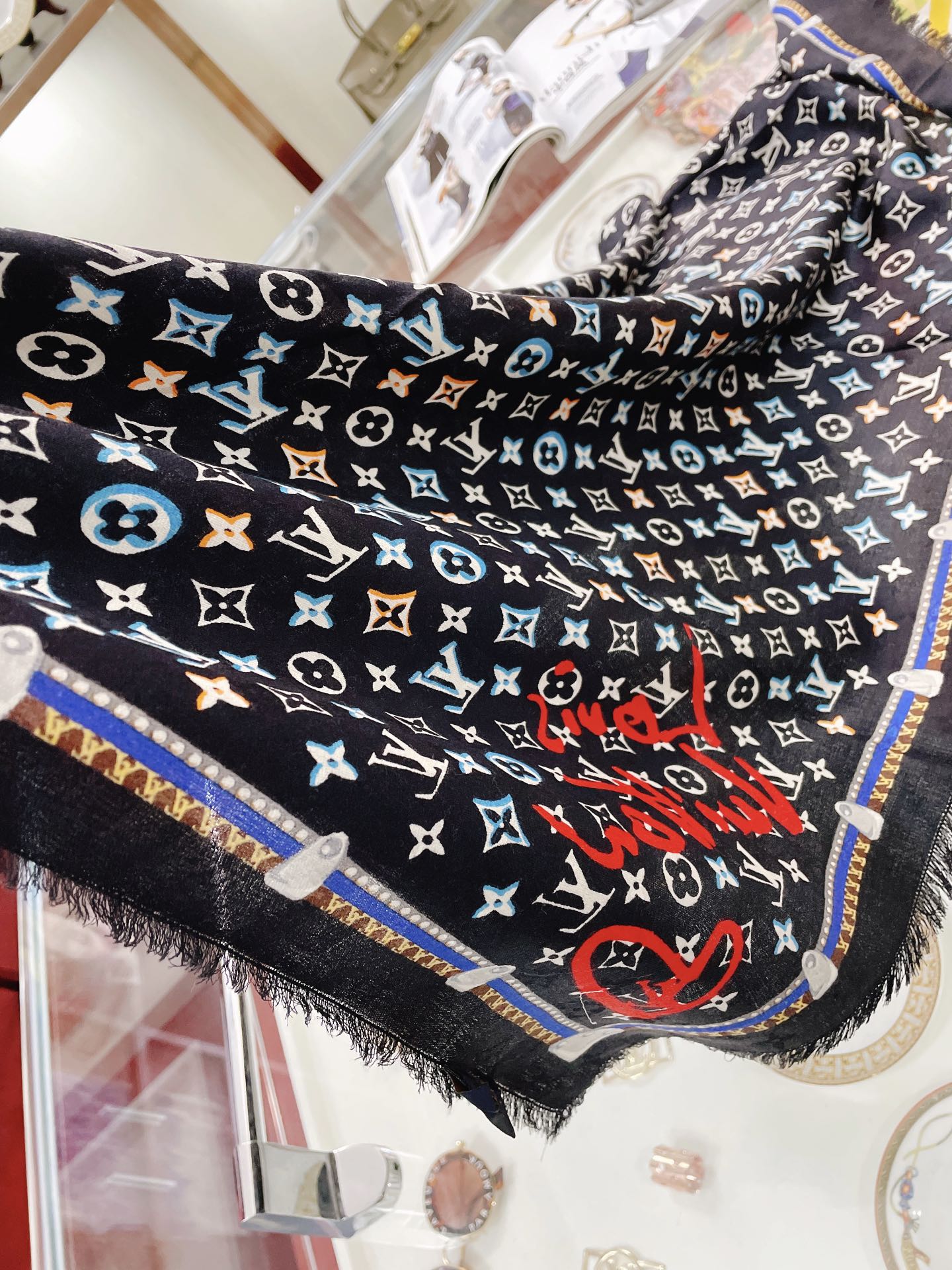 LOUIS VUITTON LV SCARF