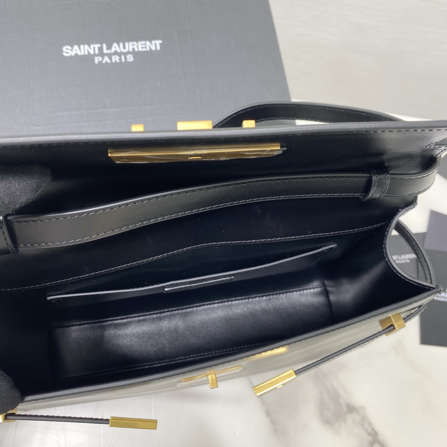 579271 MANHATTAN SHOULDER BAG IN BOX SAINT LAURENT LEATHER, Yves Saint Laurent YSL
