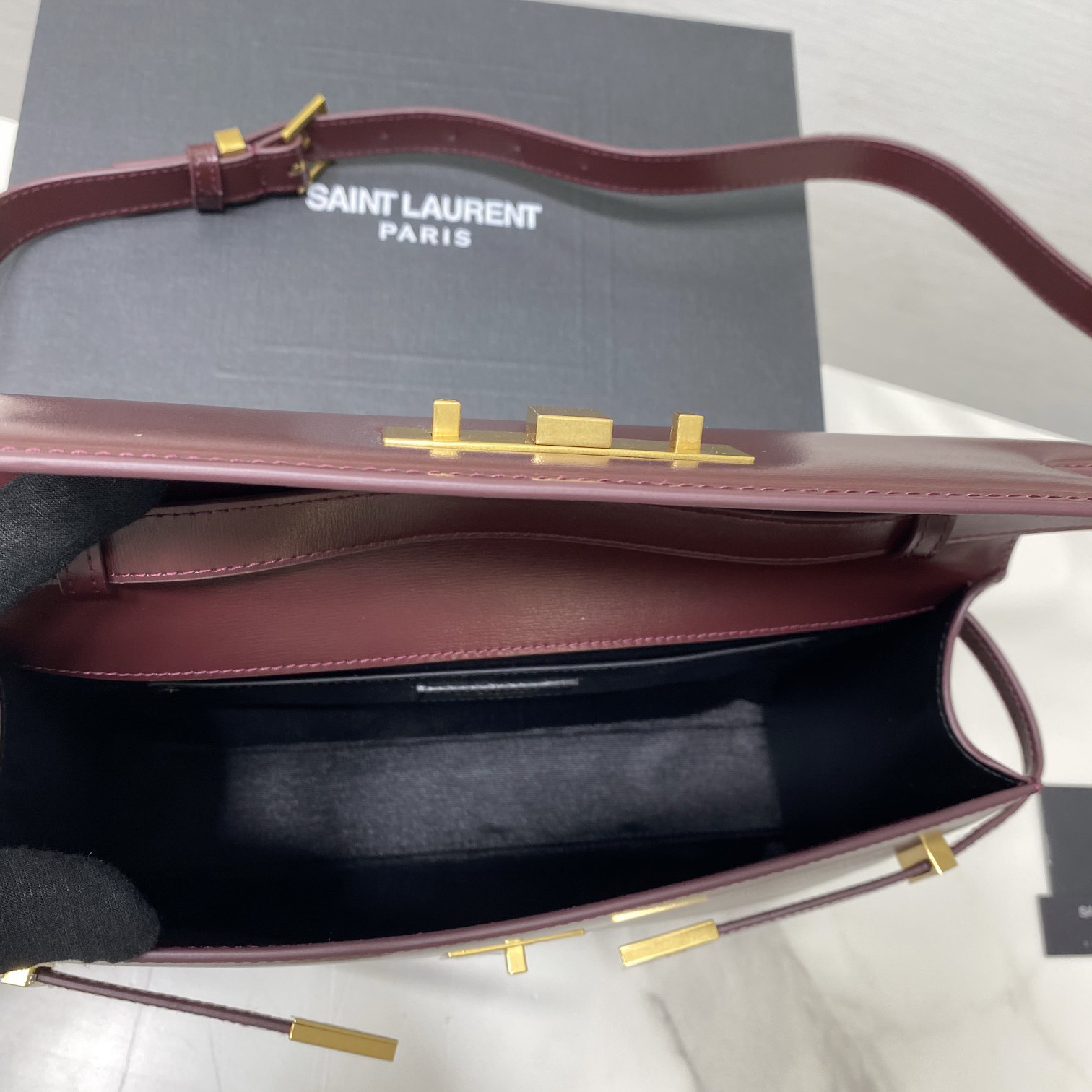 579271 MANHATTAN SHOULDER BAG IN BOX SAINT LAURENT LEATHER, Yves Saint Laurent YSL