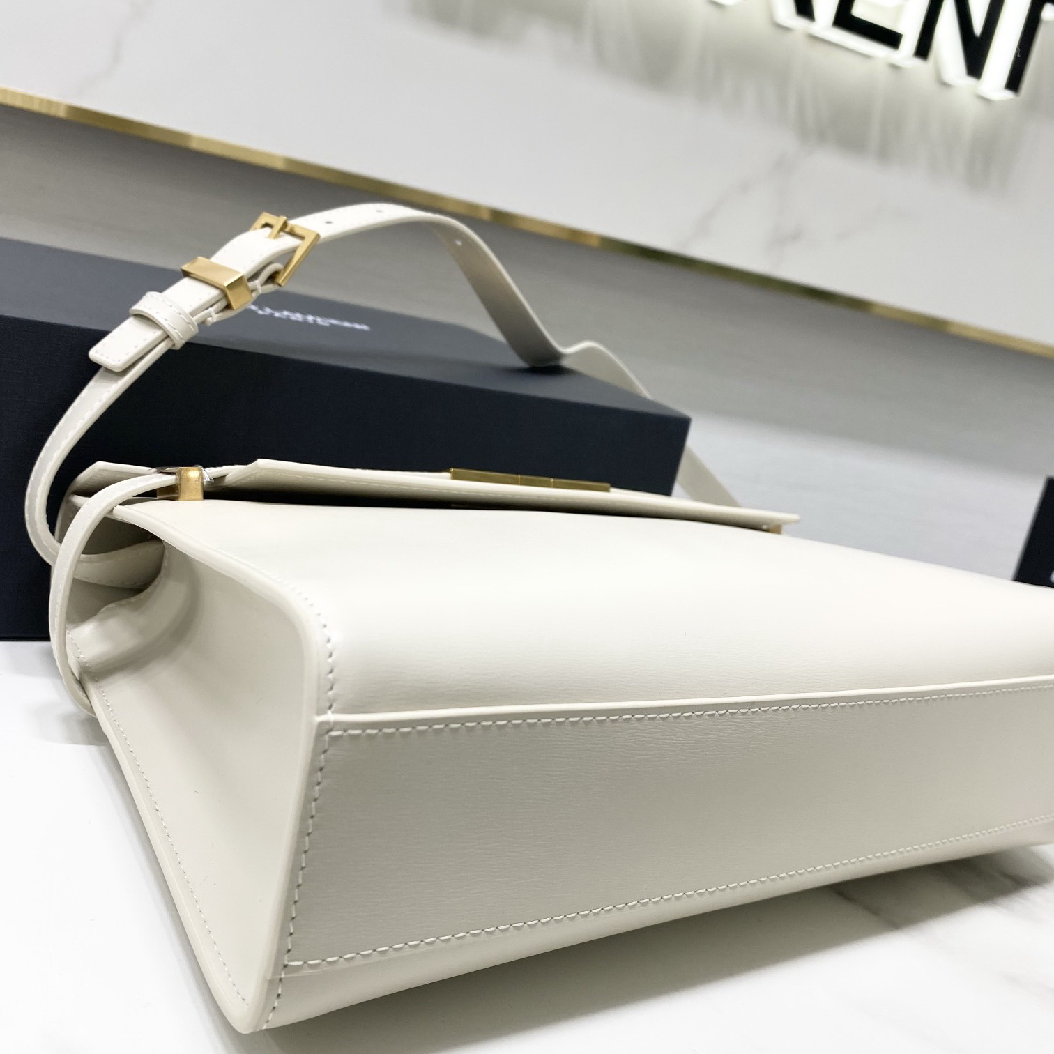 579271 MANHATTAN SHOULDER BAG IN BOX SAINT LAURENT LEATHER, Yves Saint Laurent YSL