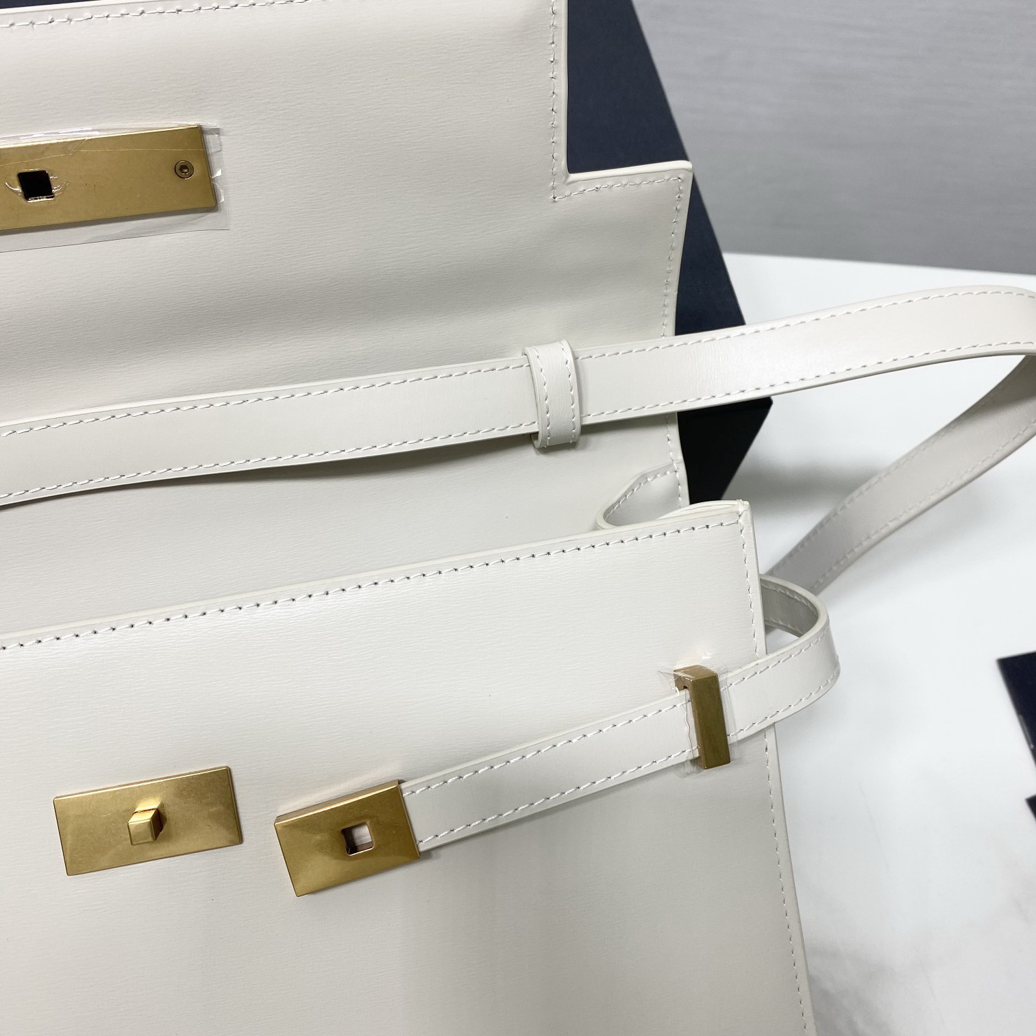 579271 MANHATTAN SHOULDER BAG IN BOX SAINT LAURENT LEATHER, Yves Saint Laurent YSL