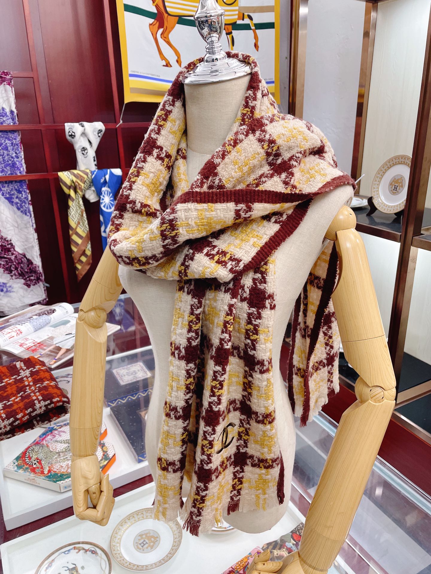 CHANEL SCARVES