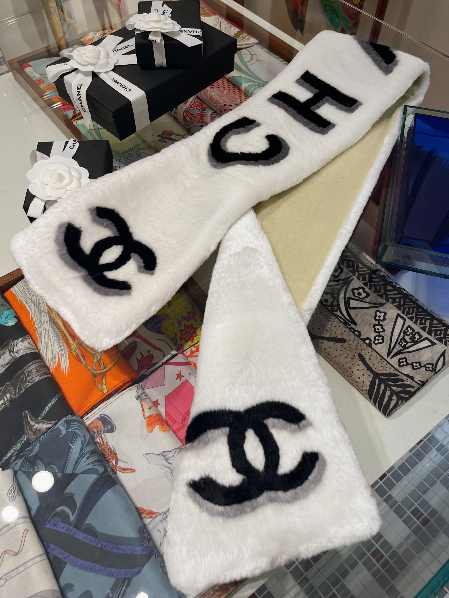 CHANEL SCARVES