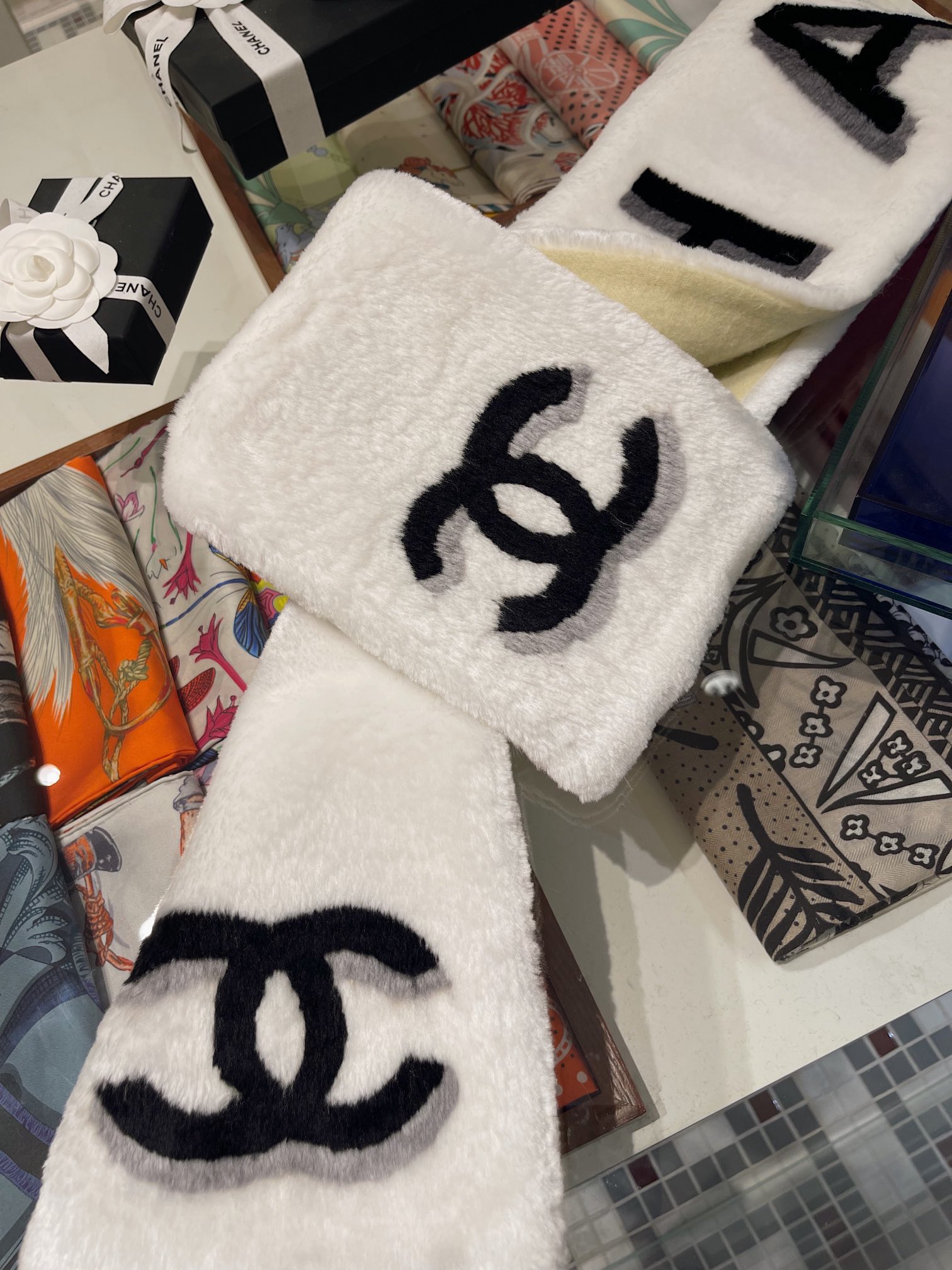 CHANEL SCARVES