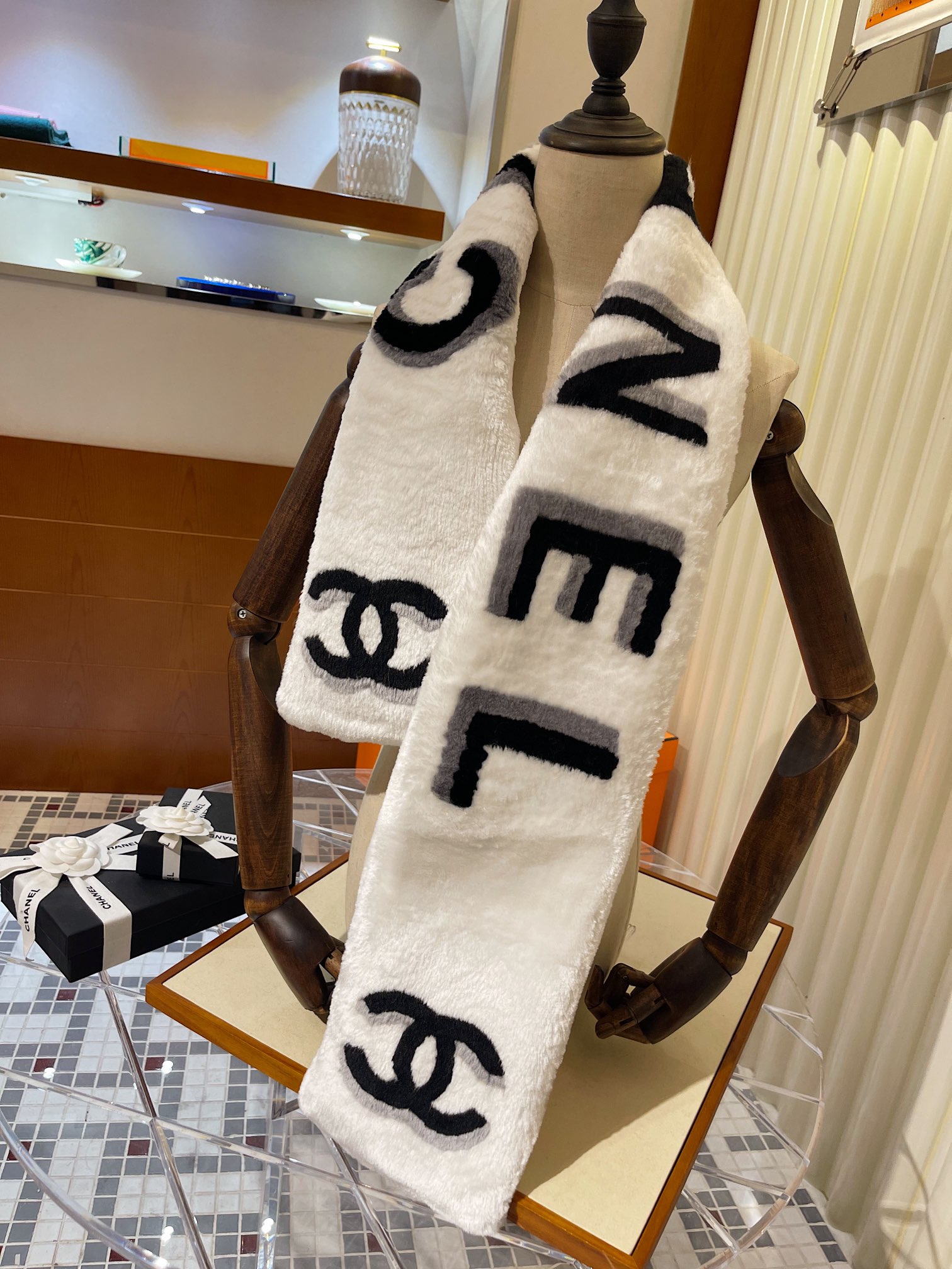 CHANEL SCARVES
