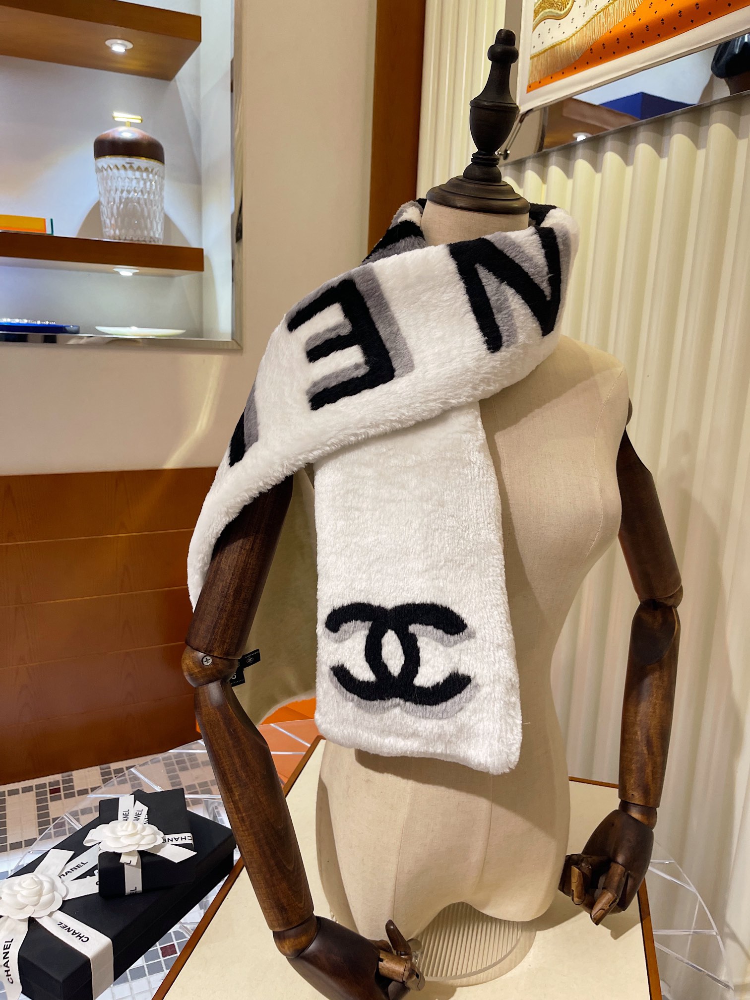 CHANEL SCARVES
