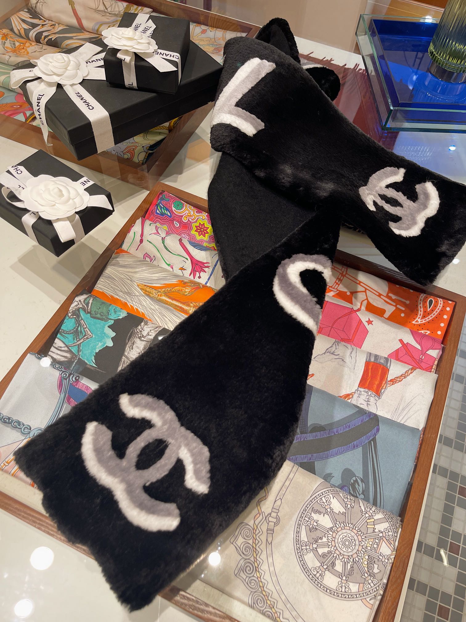 CHANEL SCARVES