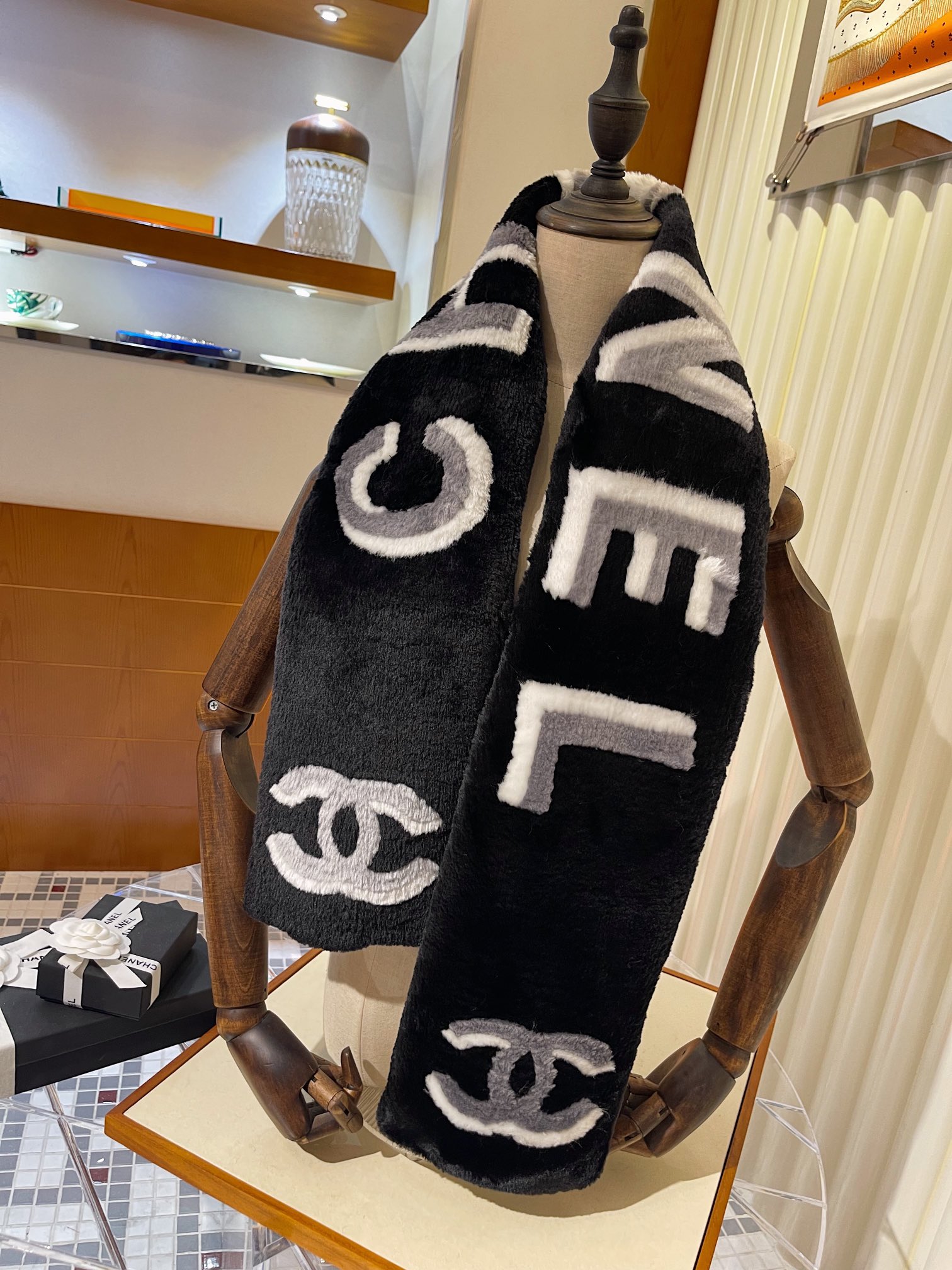 CHANEL SCARVES