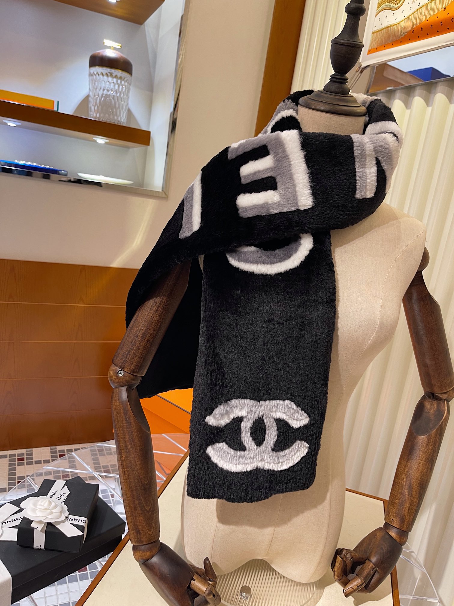 CHANEL SCARVES