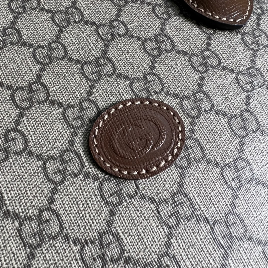 674155 Medium tote with Interlocking G, gucci Bags for Men