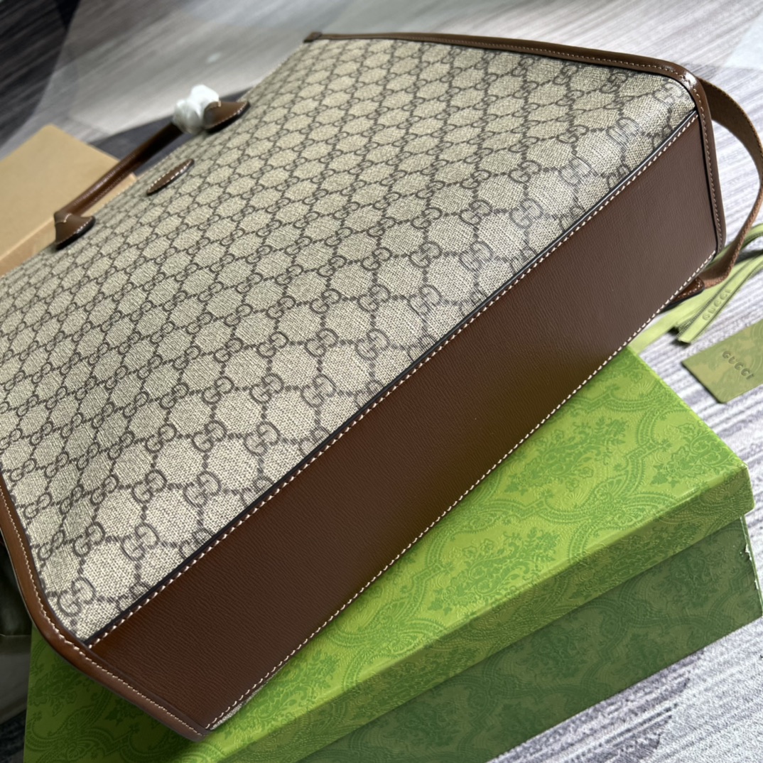 674155 Medium tote with Interlocking G, gucci Bags for Men