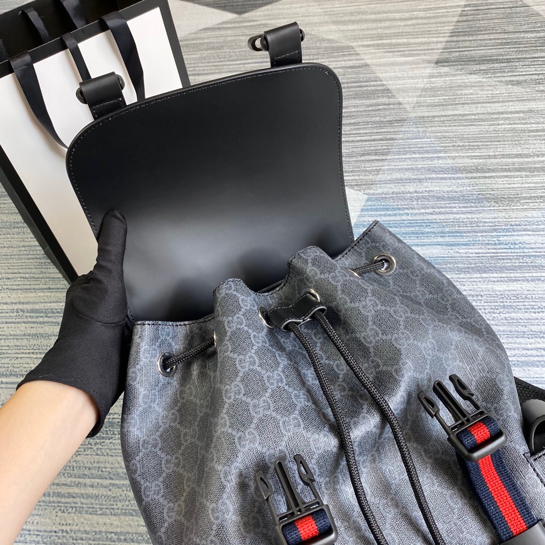 495563  GG Black backpack