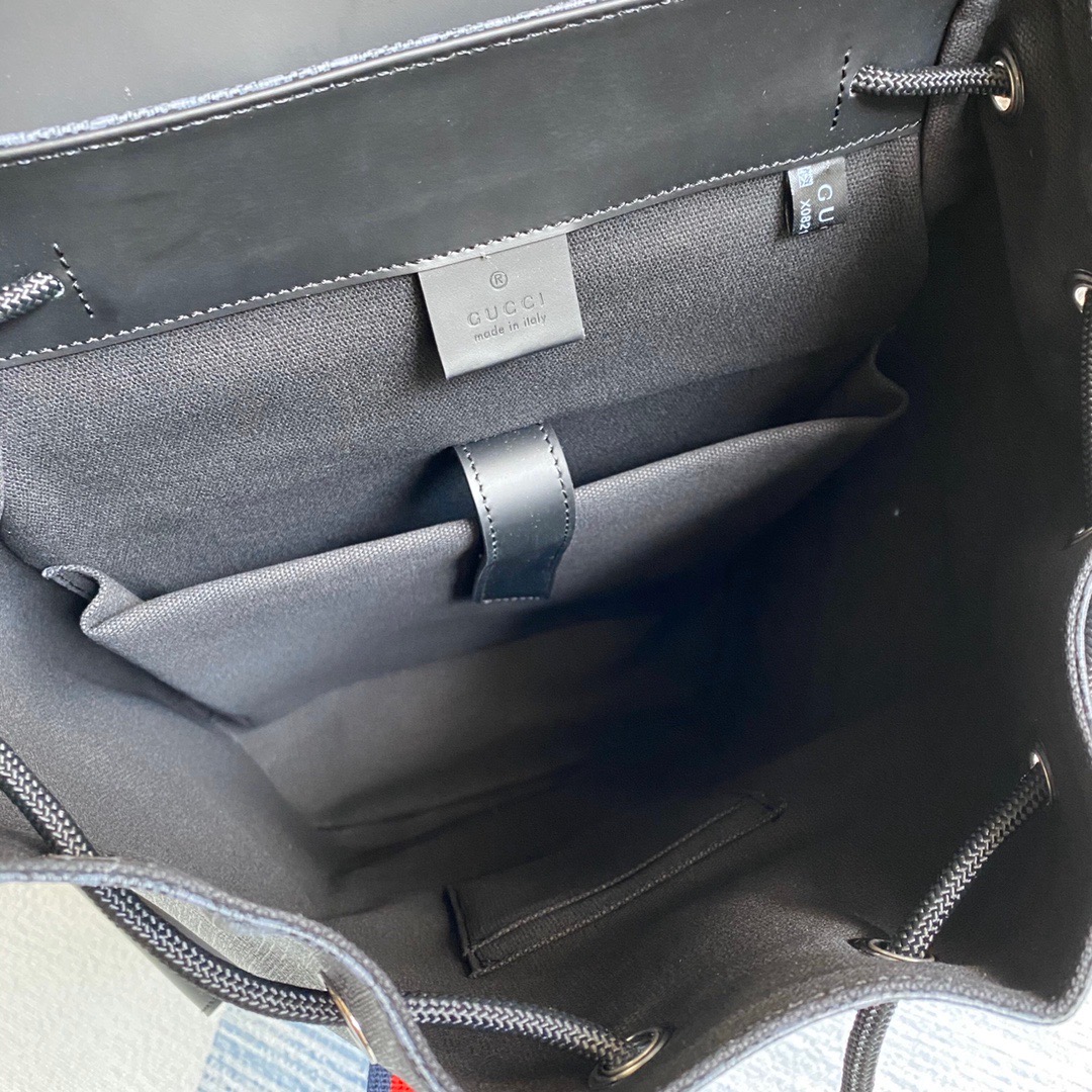 495563  GG Black backpack