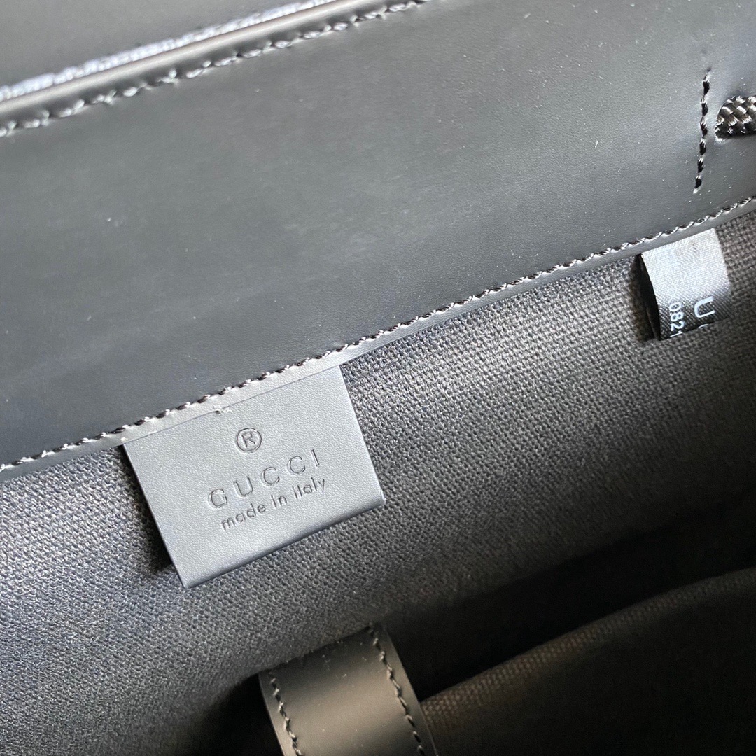 495563  GG Black backpack