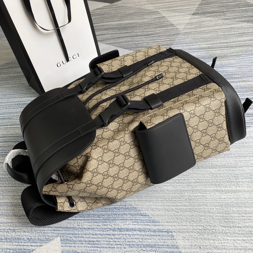 495563  GG Black backpack