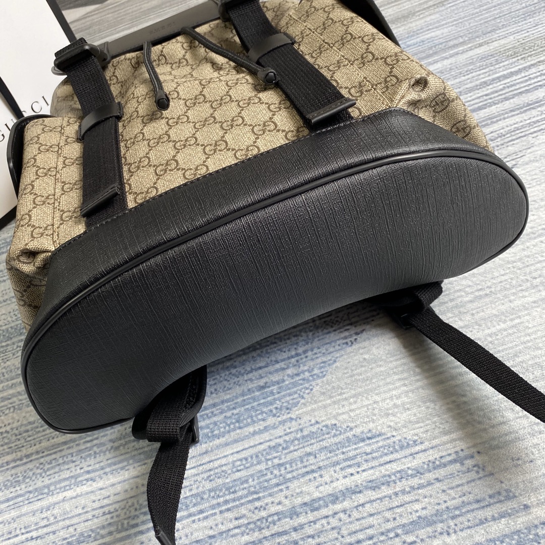 495563  GG Black backpack