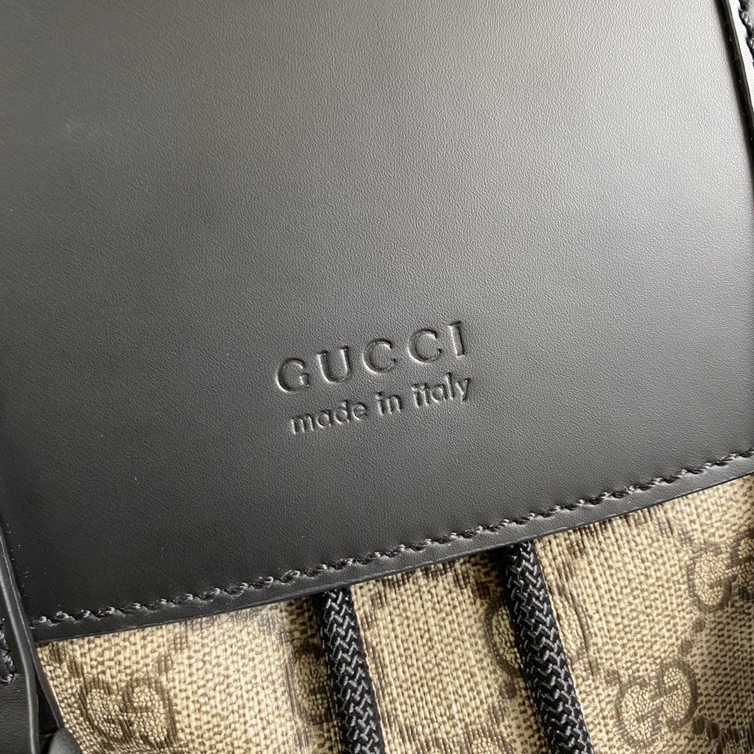 495563  GG Black backpack