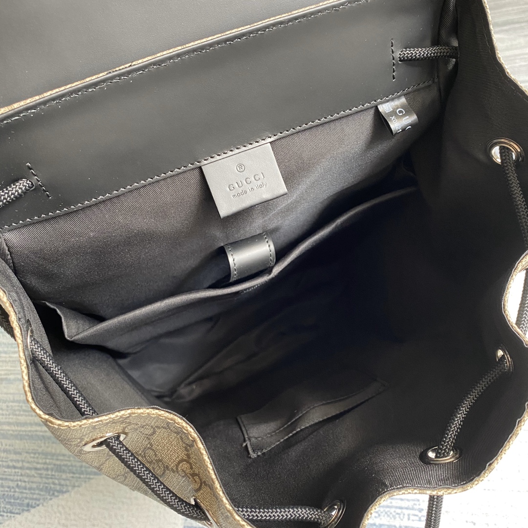 495563  GG Black backpack