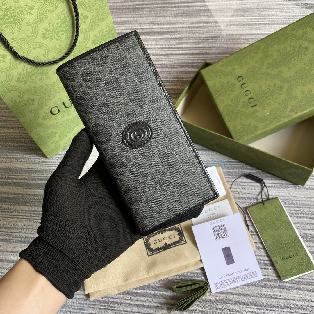672947 Wallet with Interlocking G, Gucci
