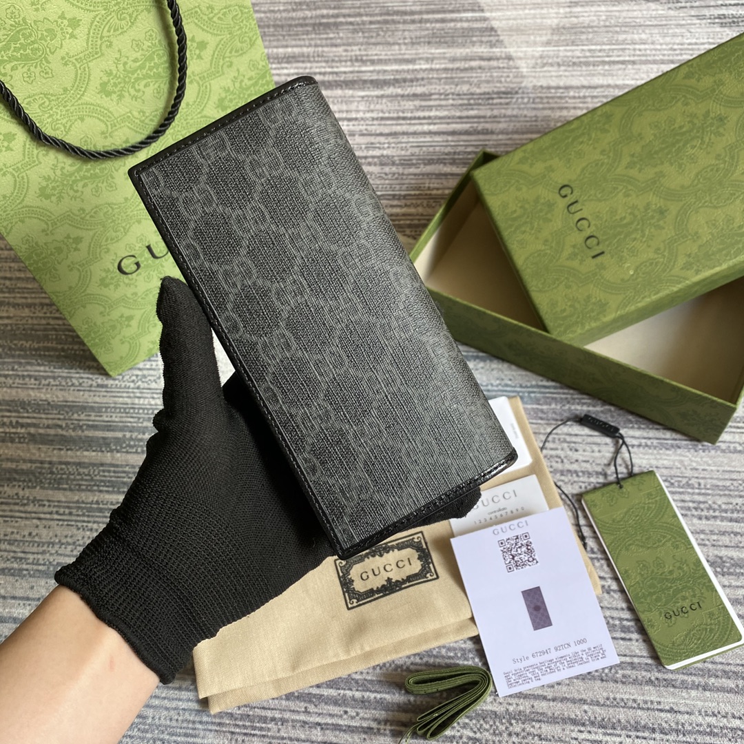 672947 Wallet with Interlocking G, Gucci