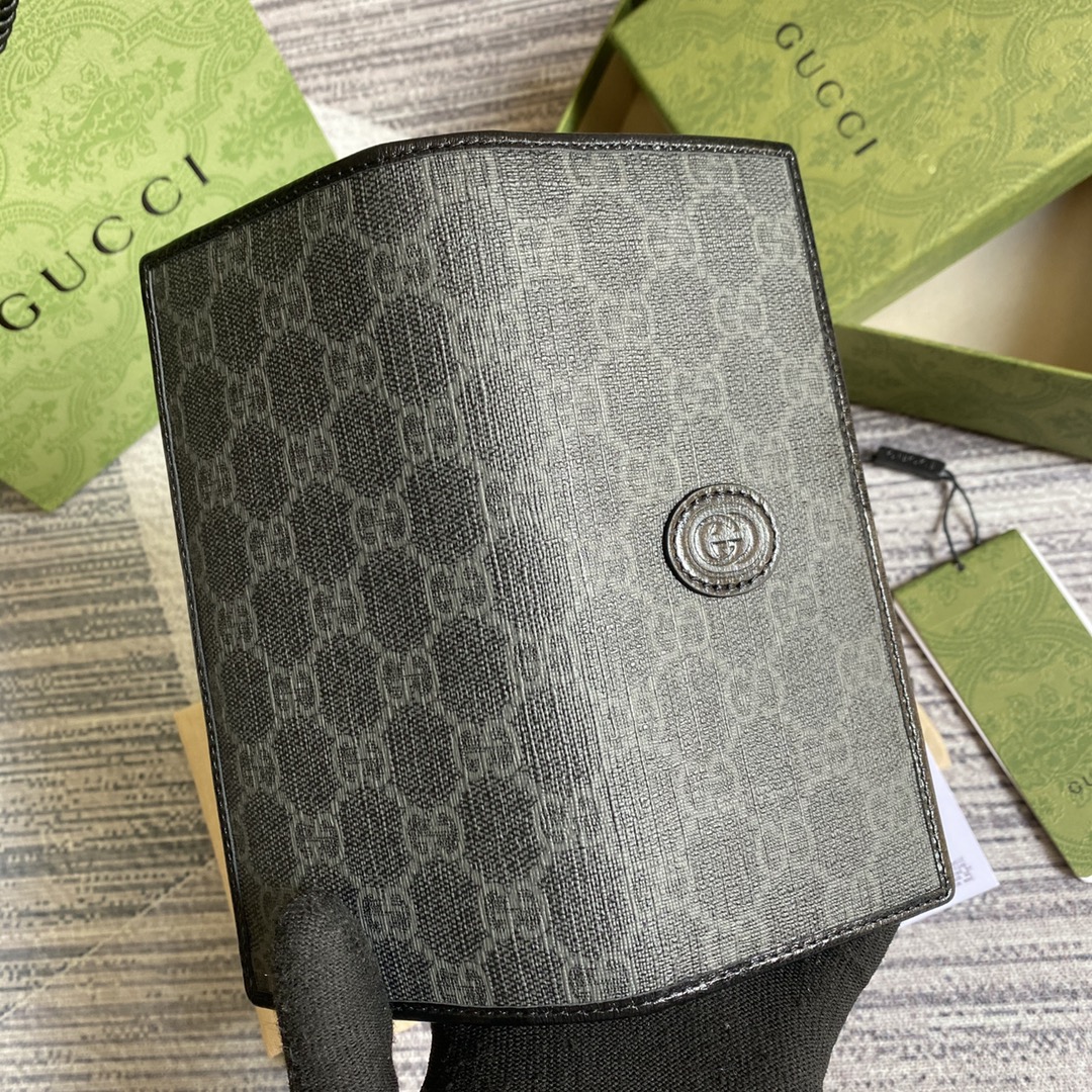 672947 Wallet with Interlocking G, Gucci