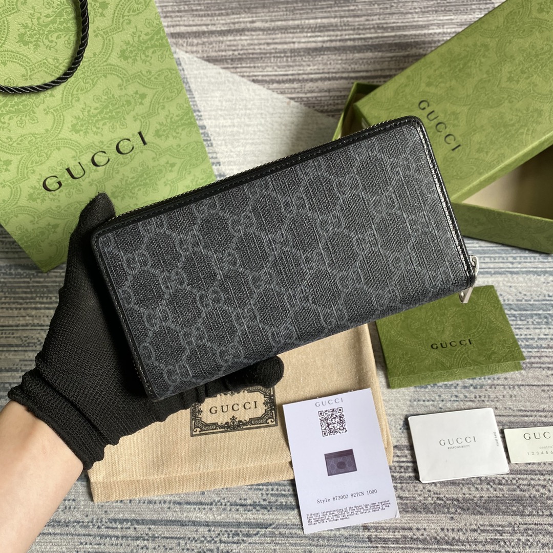 673003 Zip around wallet with Interlocking G, Gucci