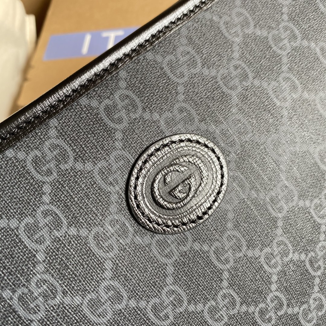 672956 Beauty case with Interlocking G, Gucci