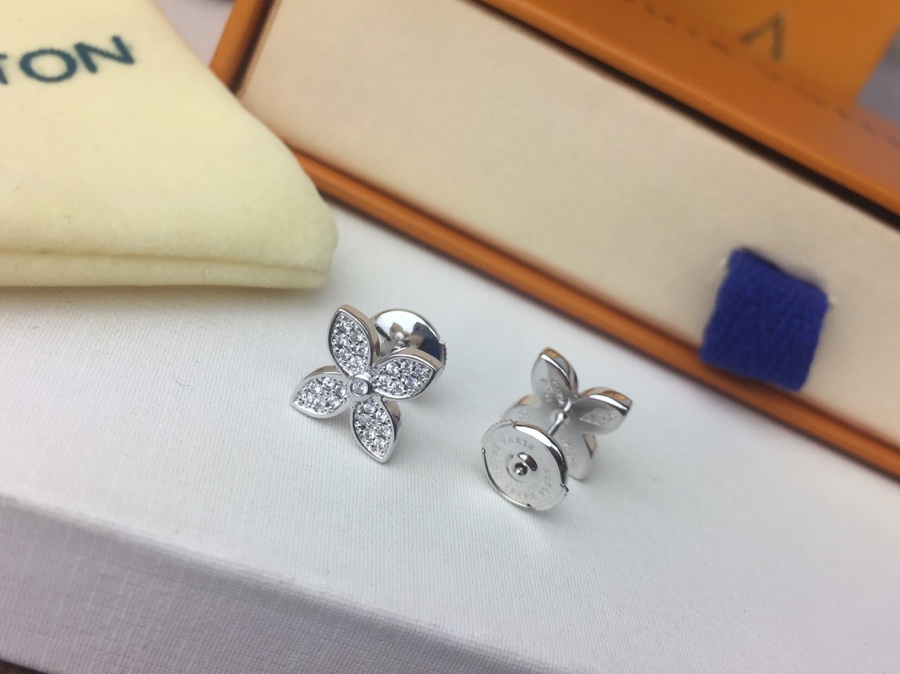 Earrings, Louis Vuitton LV