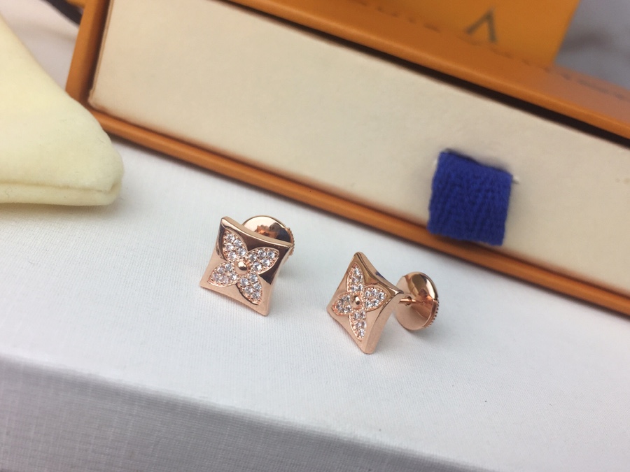 Earrings, Louis Vuitton LV