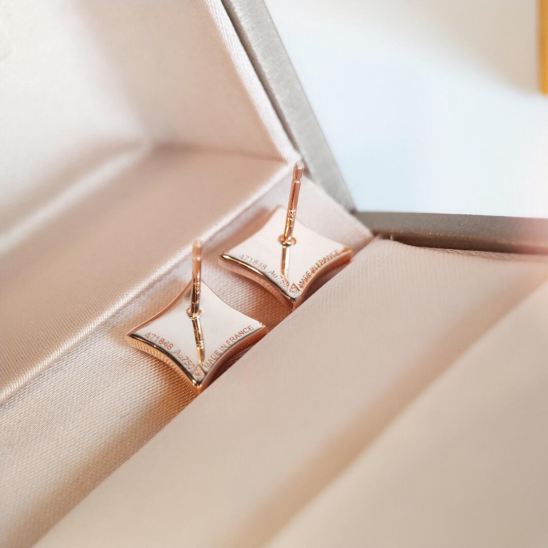 Earrings, Louis Vuitton LV