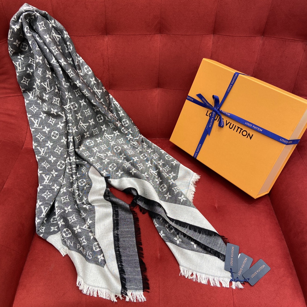 MONOGRAM SHINE SHAWL, LV