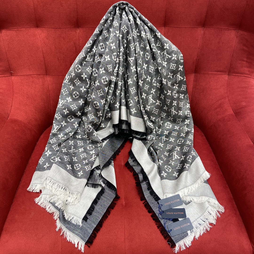 MONOGRAM SHINE SHAWL, LV