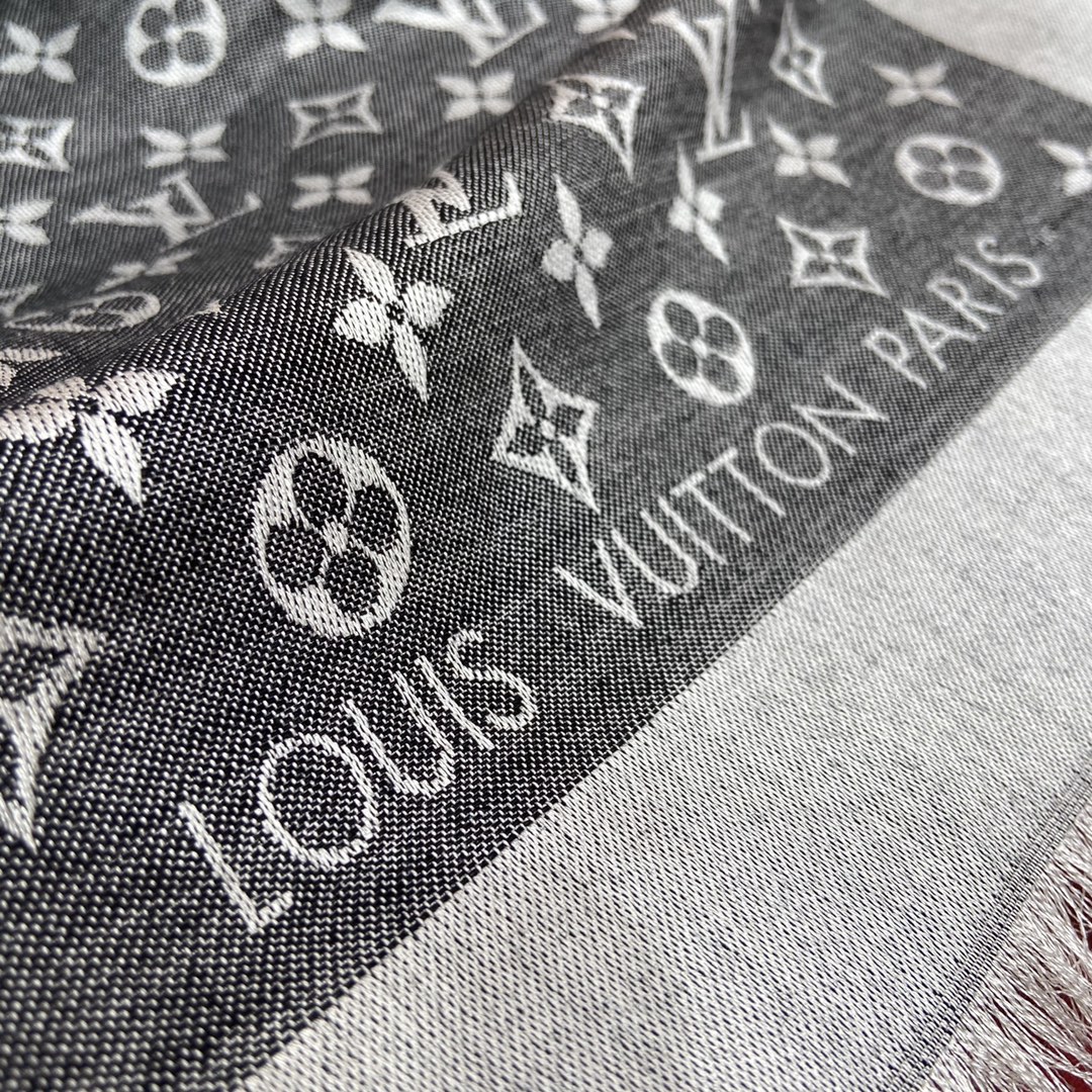 MONOGRAM SHINE SHAWL, LV