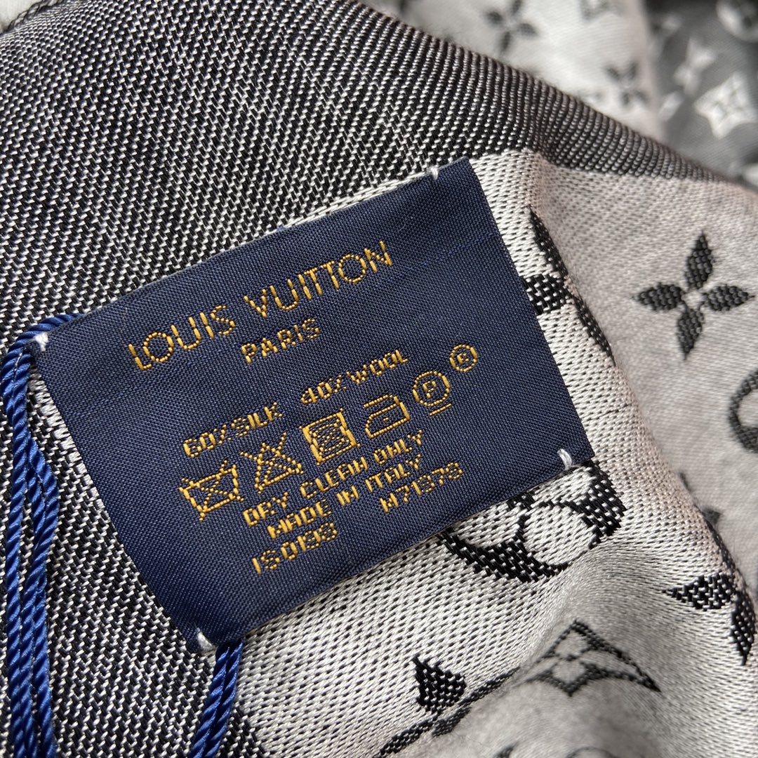 MONOGRAM SHINE SHAWL, LV