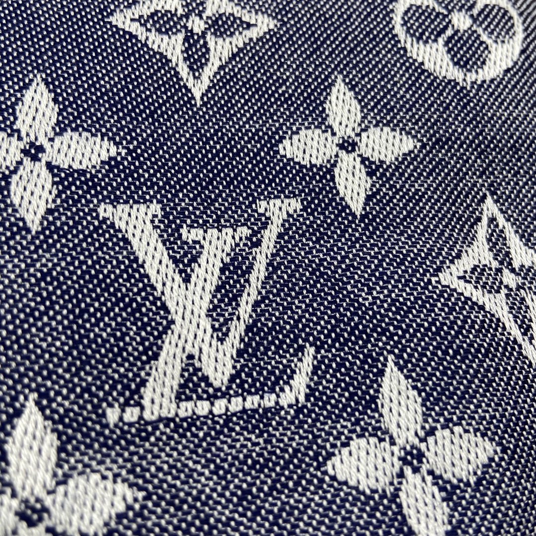 MONOGRAM SHINE SHAWL, LV