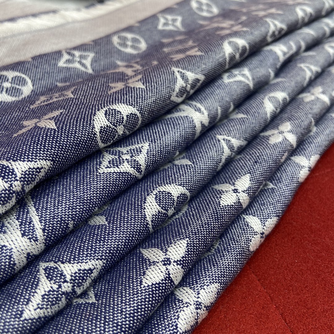 MONOGRAM SHINE SHAWL, LV