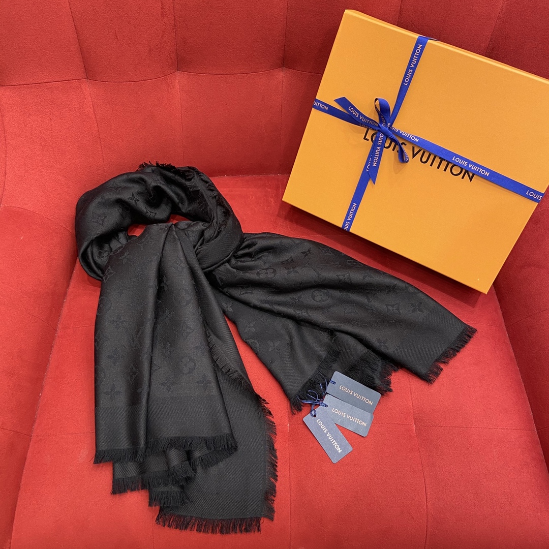 MONOGRAM SHINE SHAWL, LV