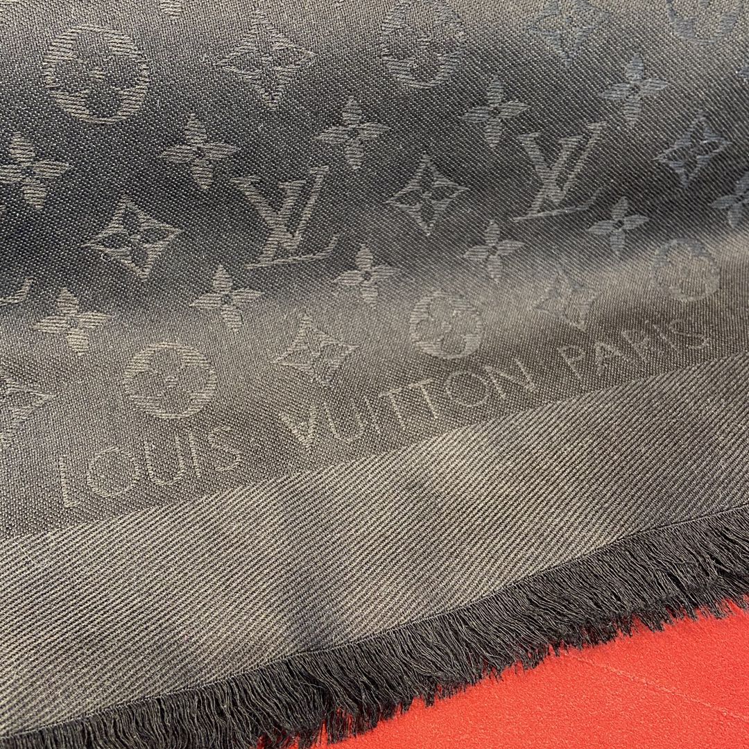 MONOGRAM SHINE SHAWL, LV