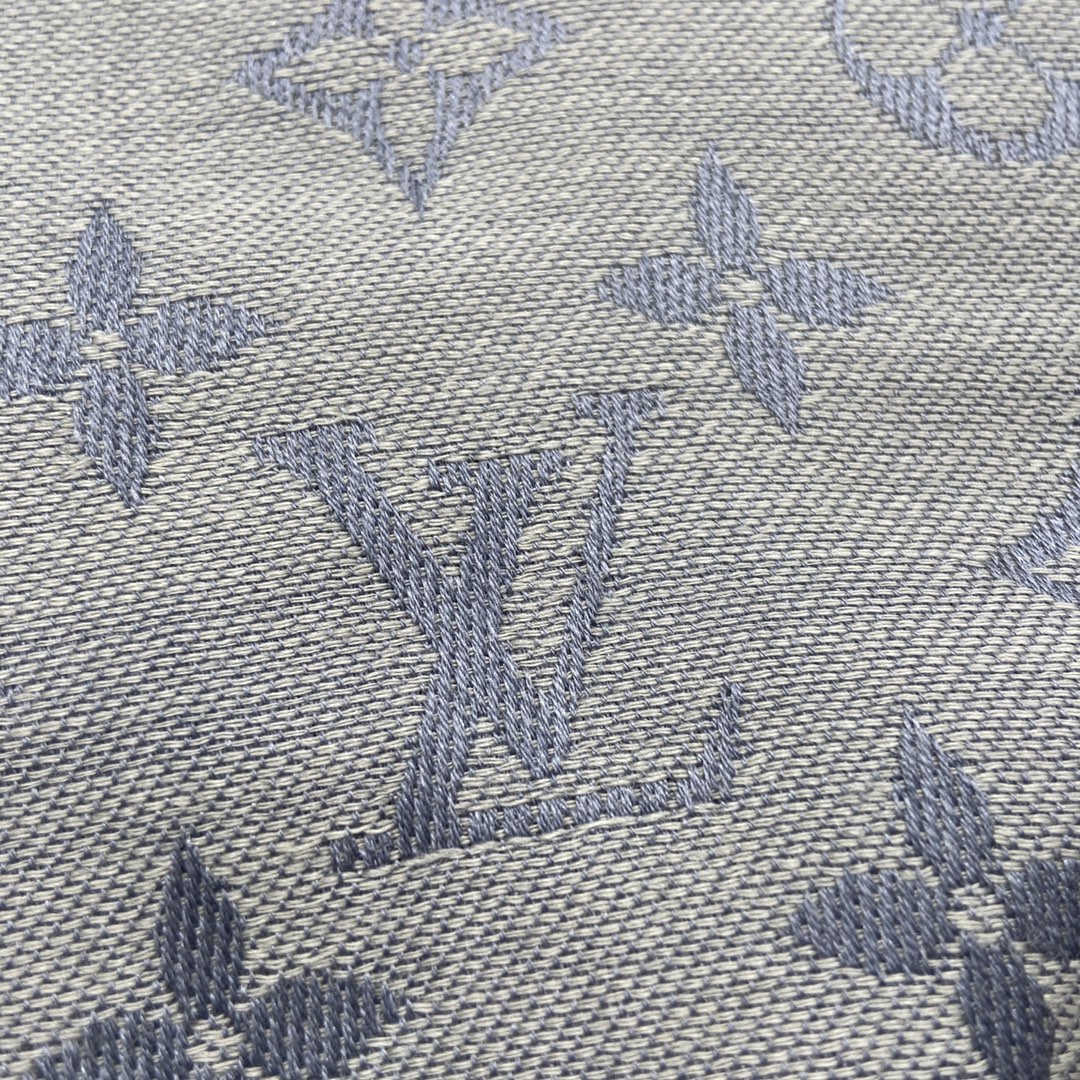 MONOGRAM SHINE SHAWL, LV